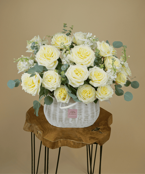 W Basket E - White Candle