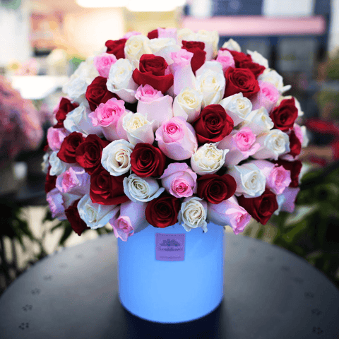 Red Deluxe Roses HatBox
