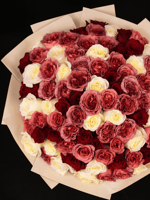 Vintage Red Deluxe Bouquet