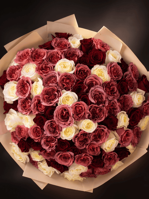 Vintage Red Deluxe Bouquet