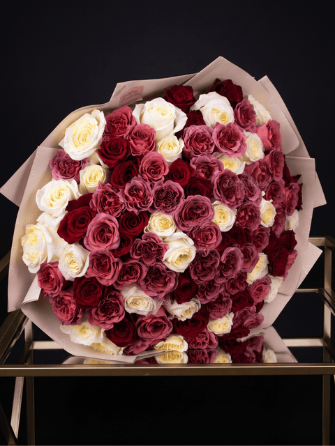 Vintage Red Deluxe Bouquet