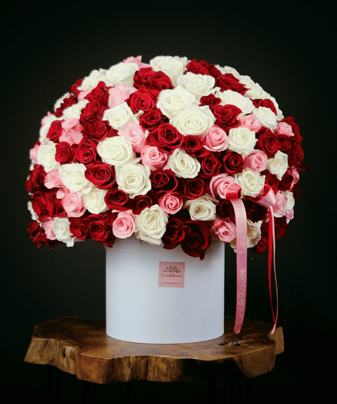 Red Deluxe Roses HatBox