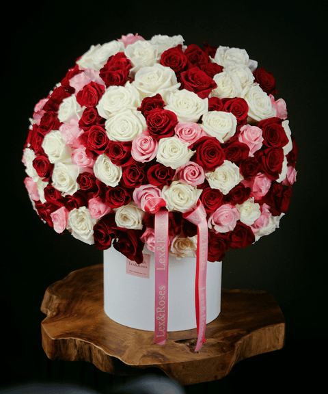 Red Deluxe Roses HatBox