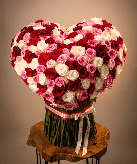 Heart Bouquet - Red Deluxe
