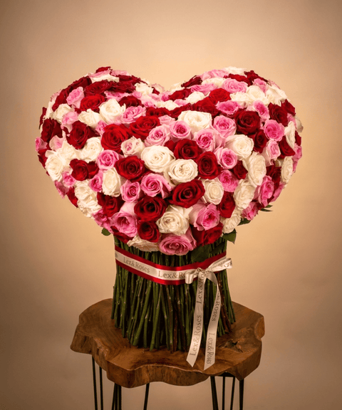 Heart Bouquet - Red Deluxe